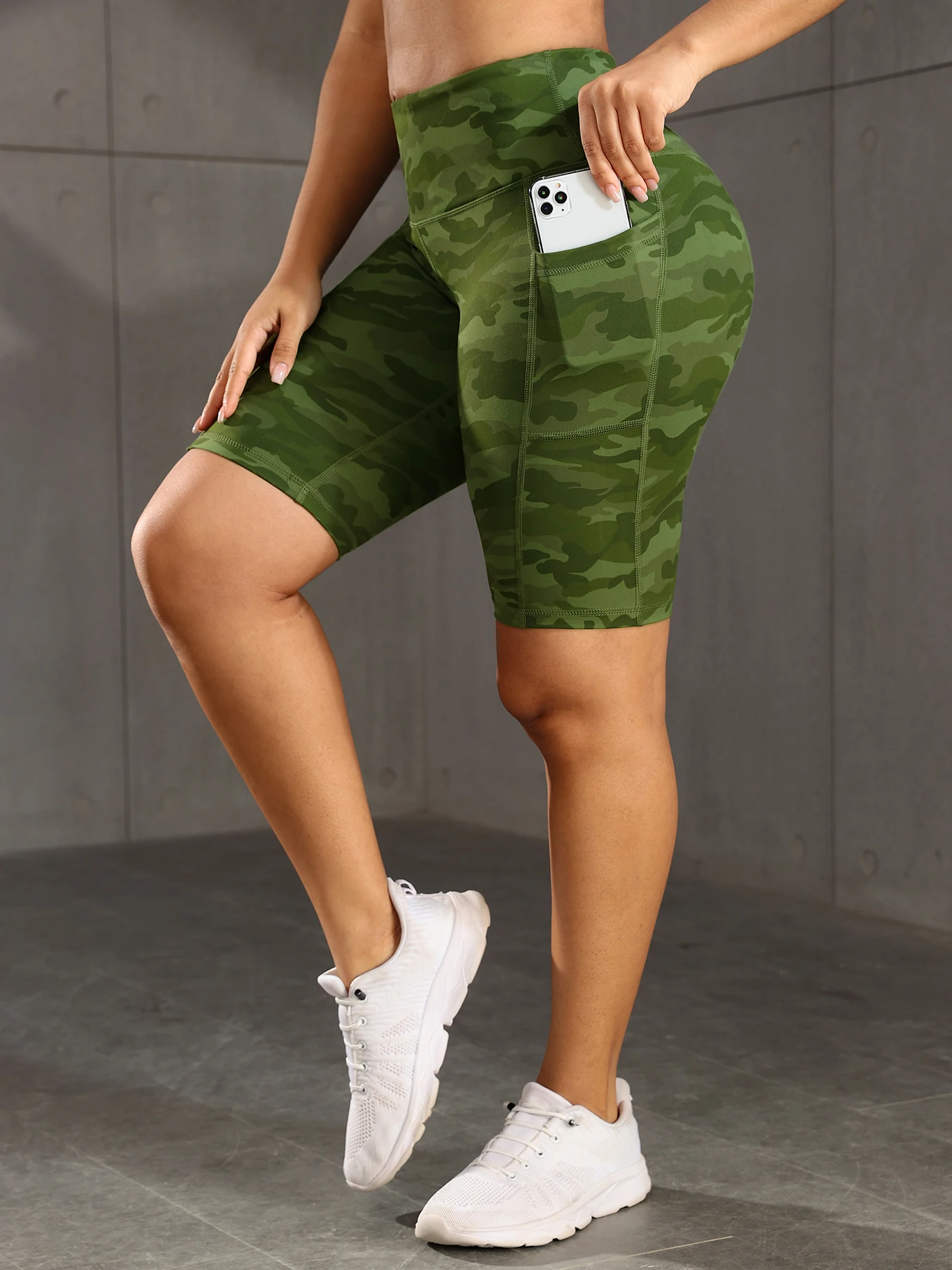 Solid Color Women Shorts with 3 Pockets Butt Lifting Workout Tights Stretch Athletic Five-pointed Pants Outdoor Fitness Shorts