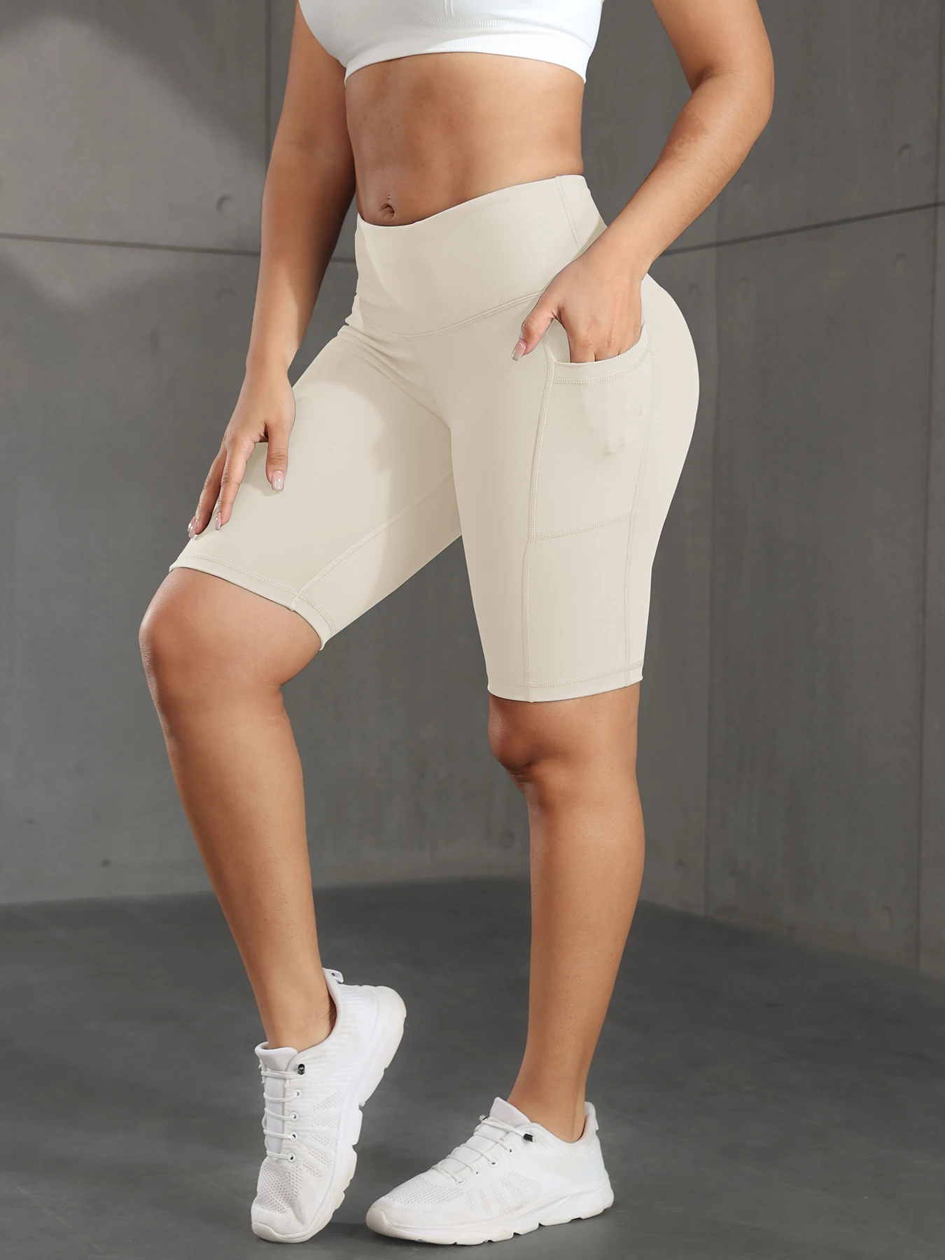 Solid Color Women Shorts with 3 Pockets Butt Lifting Workout Tights Stretch Athletic Five-pointed Pants Outdoor Fitness Shorts