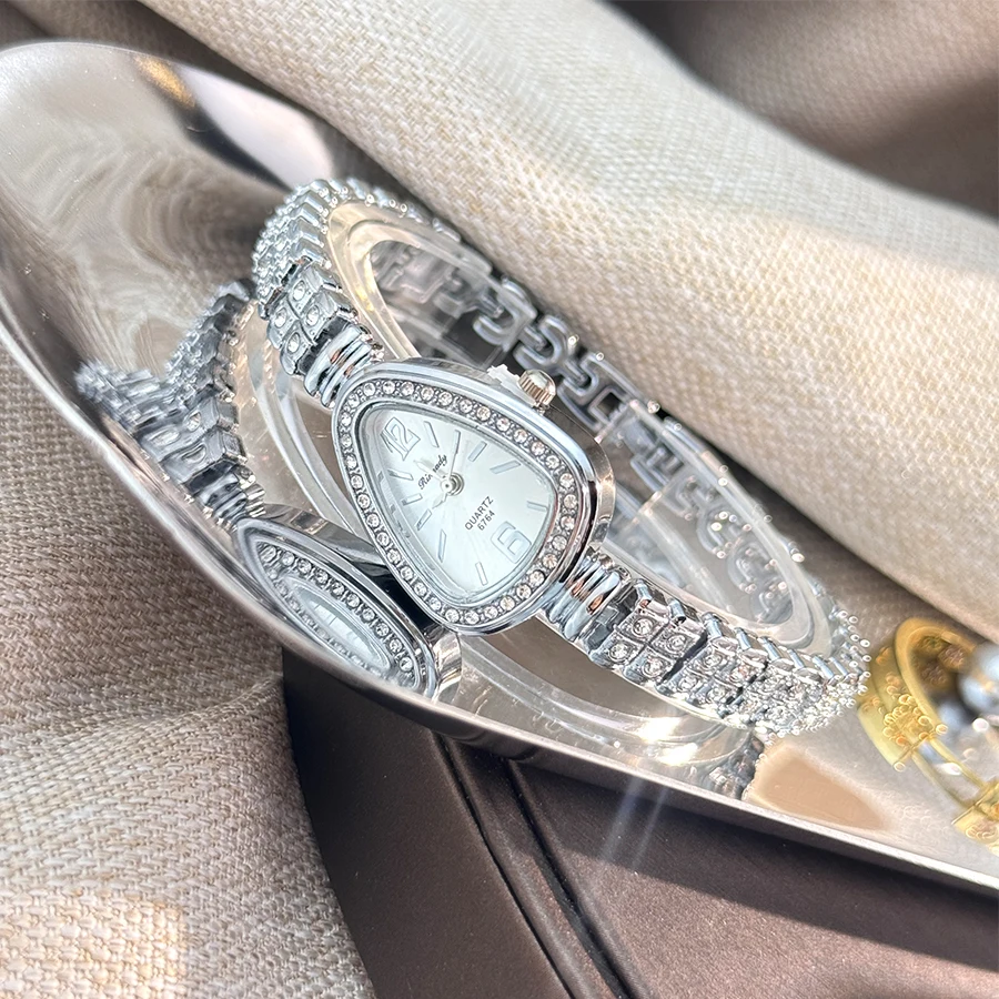 Women's Diamond-Set Snakehead Alloy Case Sun Stripe Scale Diamond-Set Fine Bracelet Quartz Watch Luxury Women's Watch