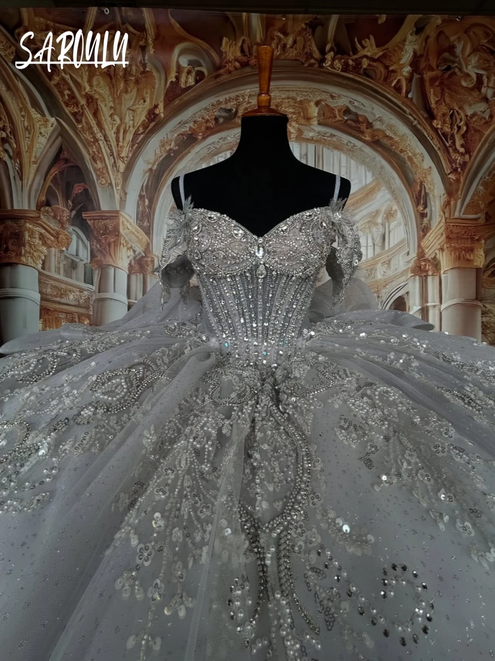 Exquisite Off Shoulder Quinceanera Dress Corset Beautiful Rhinestones Ball Gown Shiny Customized Women 15 16 Years Party Wear