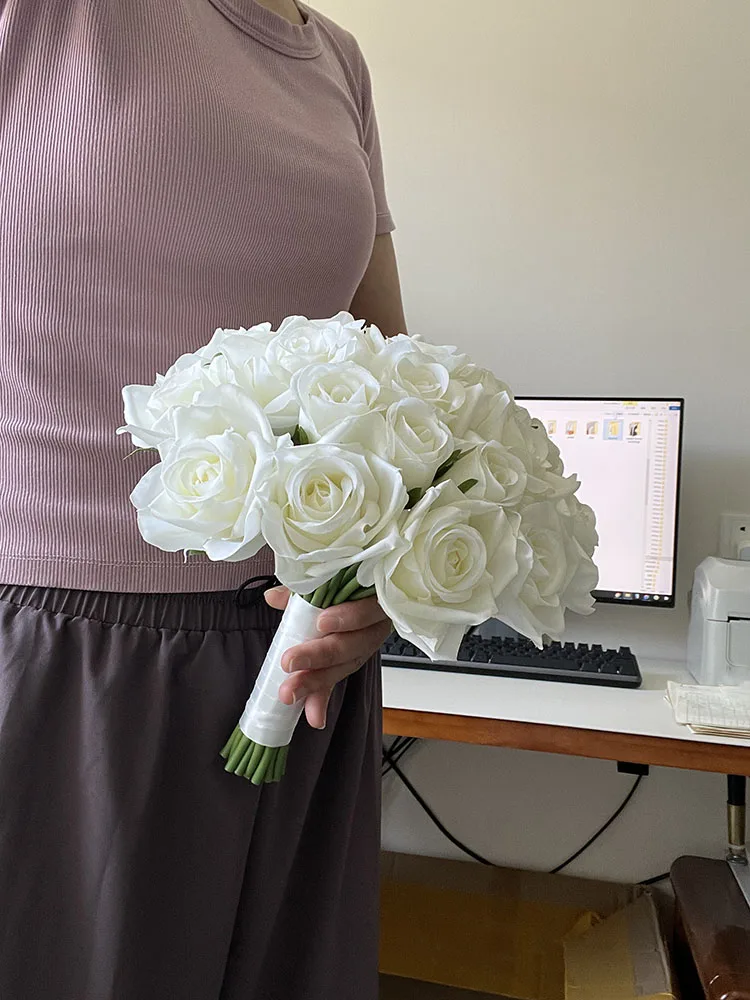 Bride Bridesmaids Bouquet Wedding Flowers Accessories Boutonniere Men White Silk Roses Artificial Bridal Bouquet Centrepiece