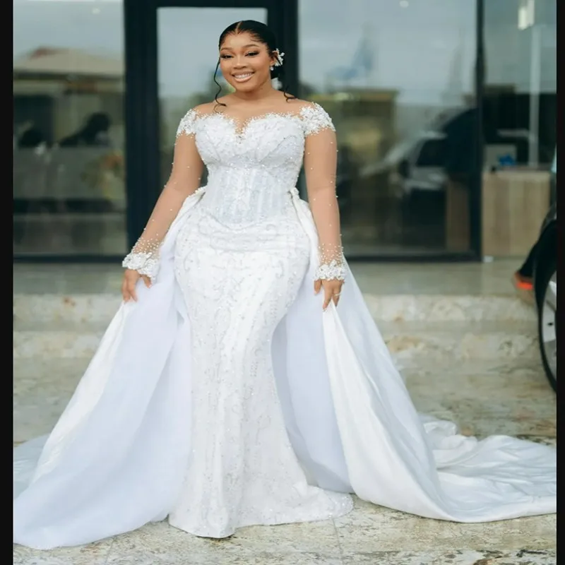 Customized Arabic Shinny Appliques Beads Wedding Dress For Brides Illusion Long Sleeves Bridal Gowns with Detachable Train
