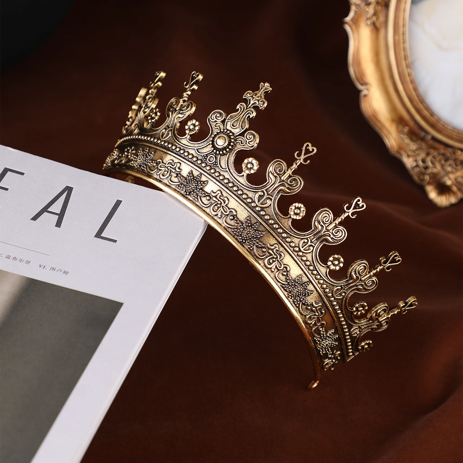Unisex Golden Medieval Crown Renaissance Period Costume Accessory Prince Princess Birthday Masquerade Ball Halloween Headpiece