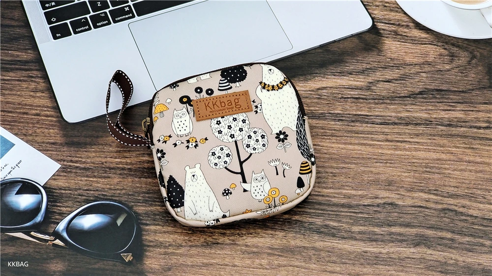 Girl Napkin Credit Card Holder Headphone Case Coin Clip Sanitary Bag Change Purse Tamper-Proof Storage Bag Sanitary Mat Bag