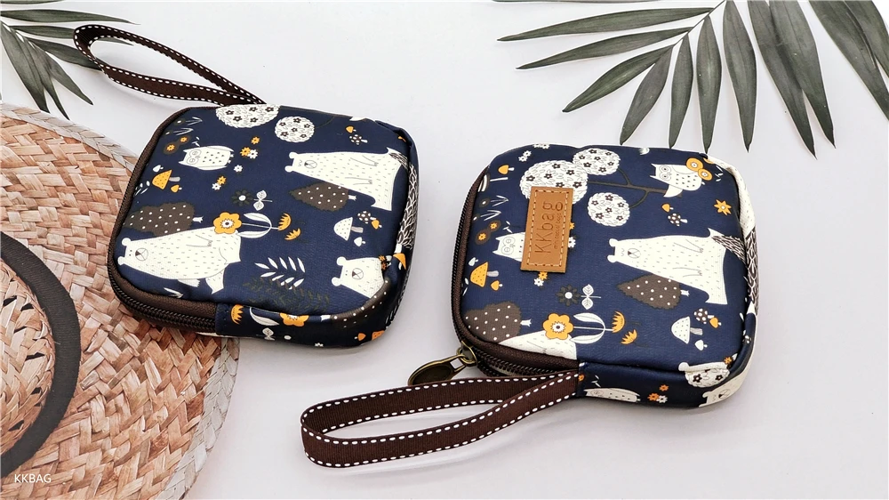 Girl Napkin Credit Card Holder Headphone Case Coin Clip Sanitary Bag Change Purse Tamper-Proof Storage Bag Sanitary Mat Bag