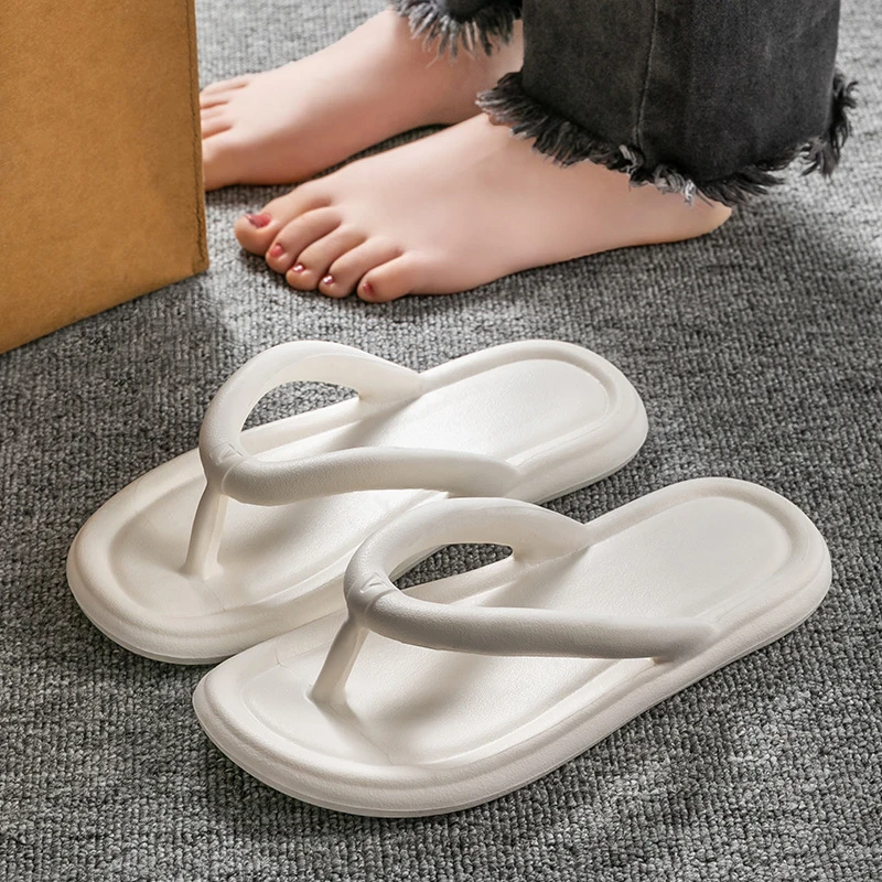 Lightweight Flat Heel Beach Slides Soft Sole Platform Flip Flops Non Slip Slippers for Women EVA Thick Sole Clip Toe Home Shoes