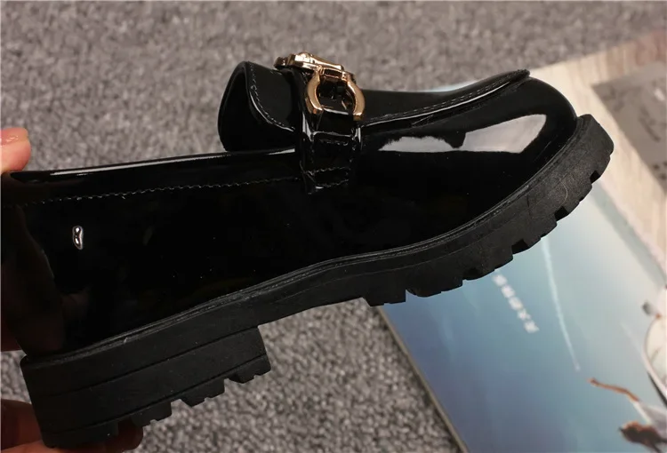 2025 for Children Platform Black Patent Leather Chain Fashion Boys Girls Flat Shoes Four Season Elegant 26-36 Kids Shoe