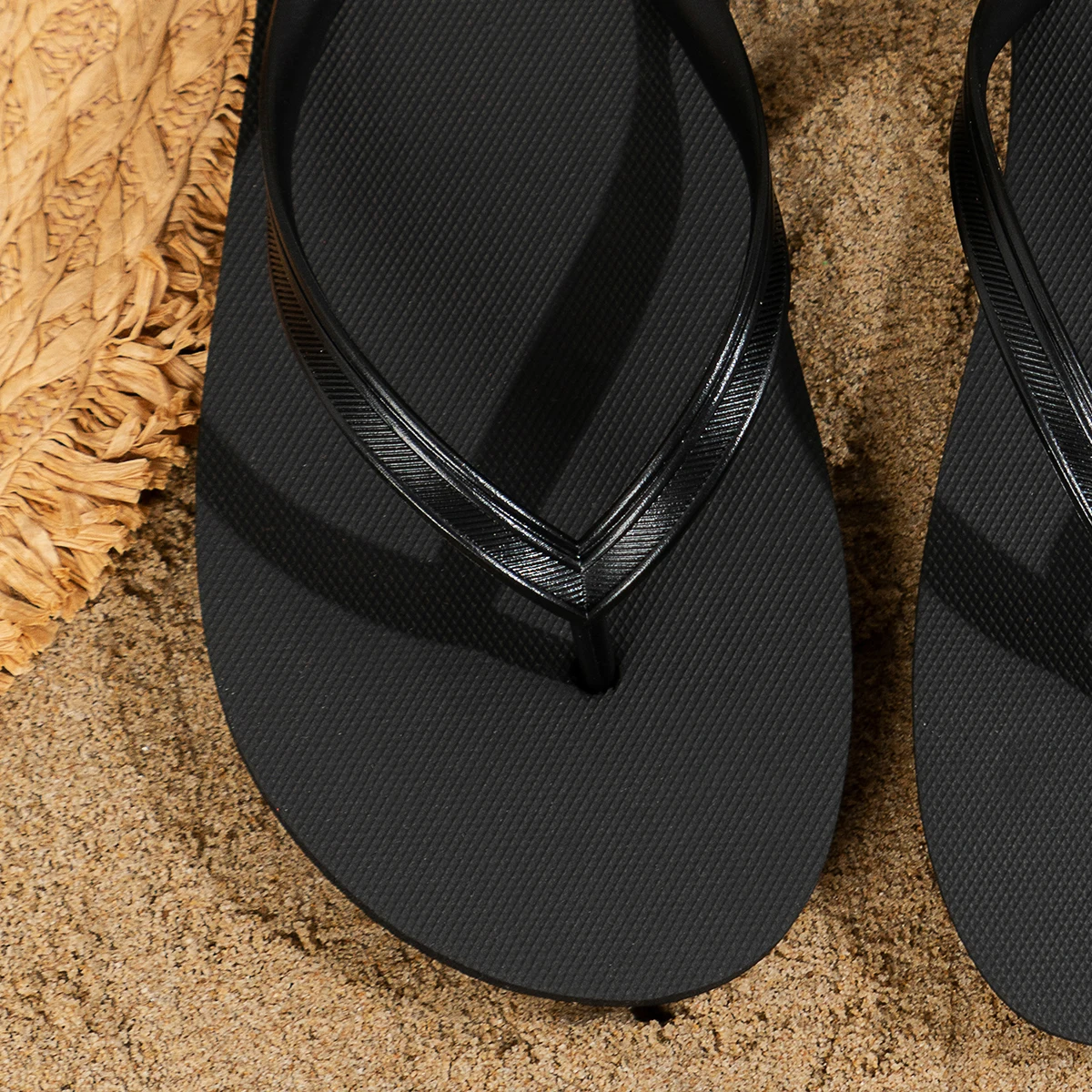 Women's Summer Casual Solid Colour Lightweight Comfortable Non-Slip Bathroom Beach Pool EVA Round Head Flat Bottom Flip-Flops