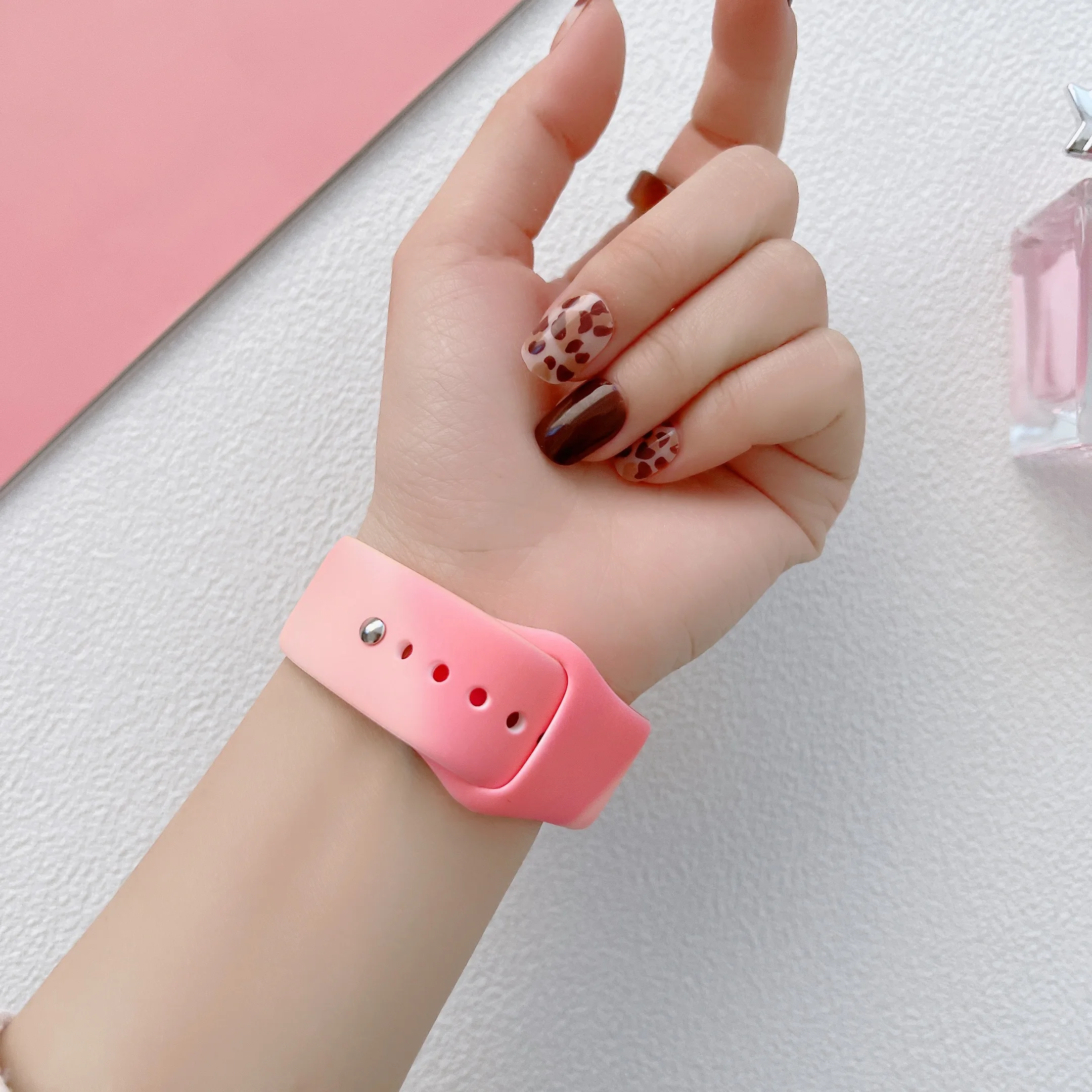 Fashion Aurora Silicone Strap for Apple Watch Ultra 49mm Band 45 44 38 40 41 46 42mm Bracelet iWatch Series 12 11 10 9 8 7 6 5 4