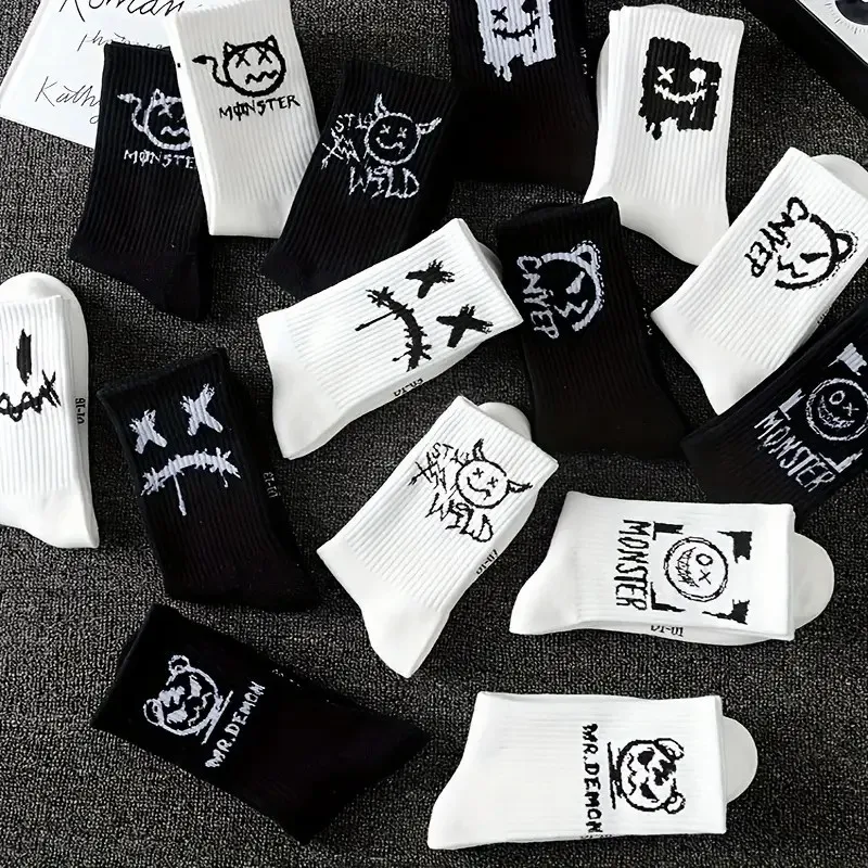 5/10 Pairs Men Women Graffiti Printed socks Street Style Soft Comfortable Sweat Absorbing Breathable Couple Sports Leisure Socks