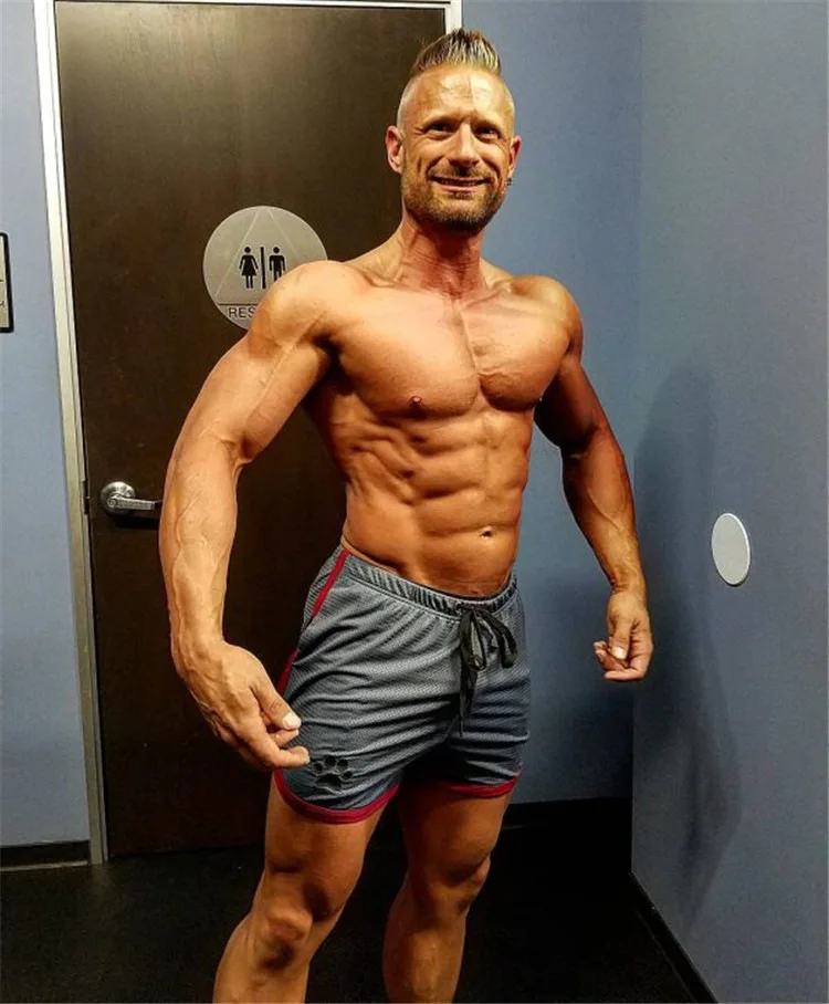 Summer Fitness Shorts Loose Running Shorts Men's Jogging Sports Breathable Mesh Shorts Thin Trend Men's Three-Quarter Pants