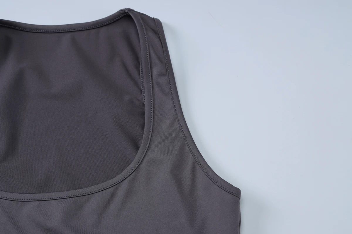 Hugcitar 2025 Summer Solid Straps Sexy Slim Crop Tank Top Women Casual Y2K Clothes Streetwear Party Sport Festivak Wholesale