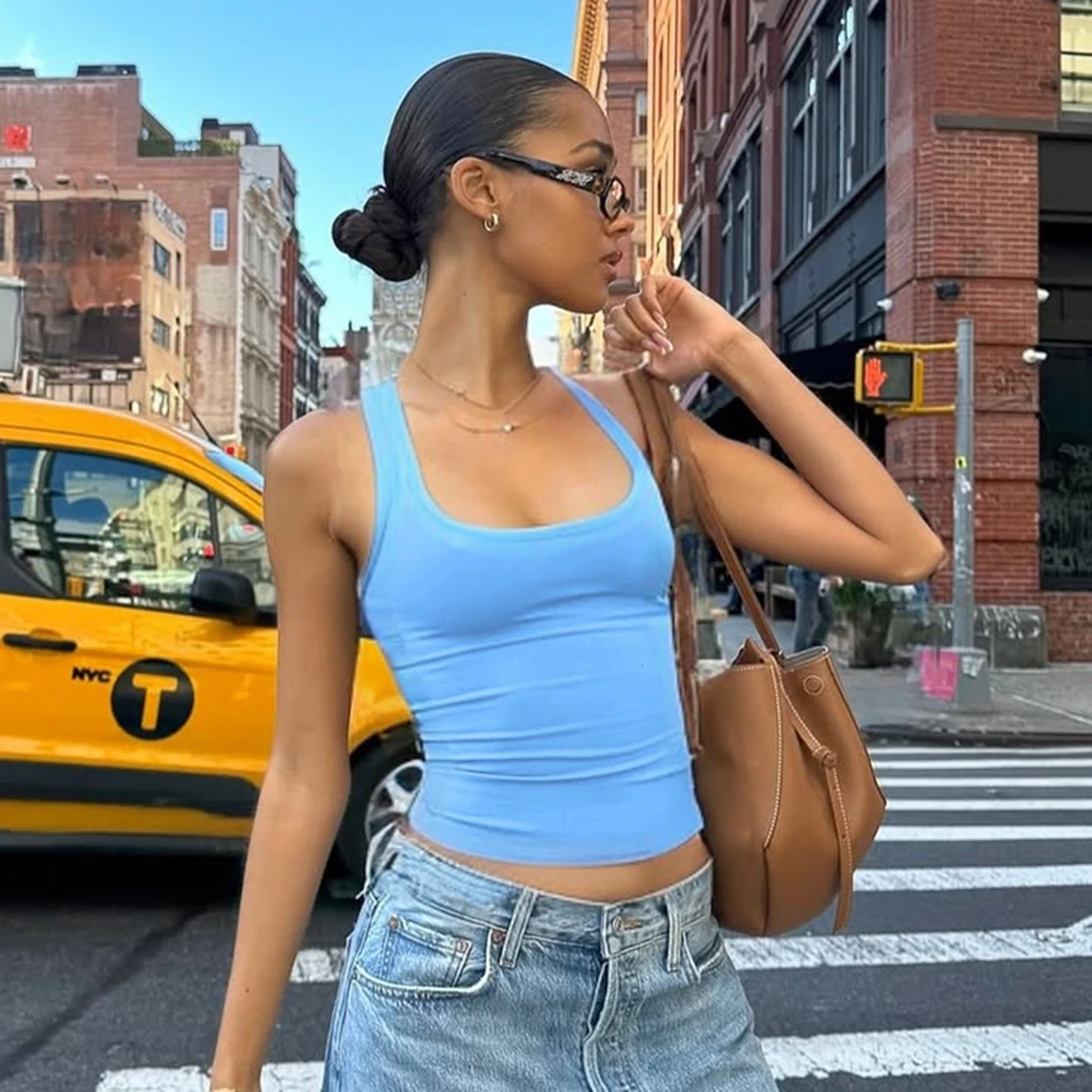Hugcitar 2025 Summer Solid Straps Sexy Slim Crop Tank Top Women Casual Y2K Clothes Streetwear Party Sport Festivak Wholesale