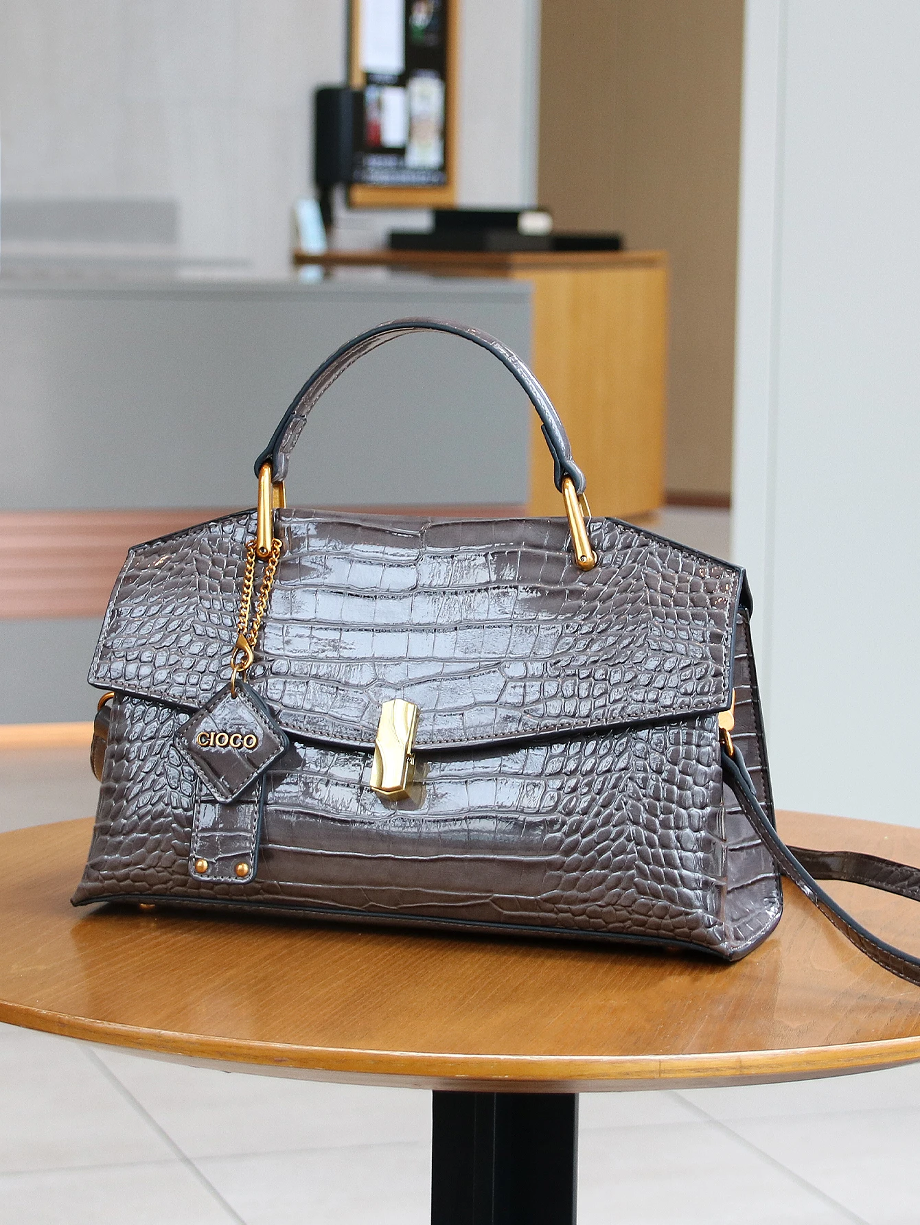 2026 New Retro Blue Snake-Shaped High-Grade Handbag Fashion Luxury Handbag Lightweight Large-Capacity One-Shoulder Mensen