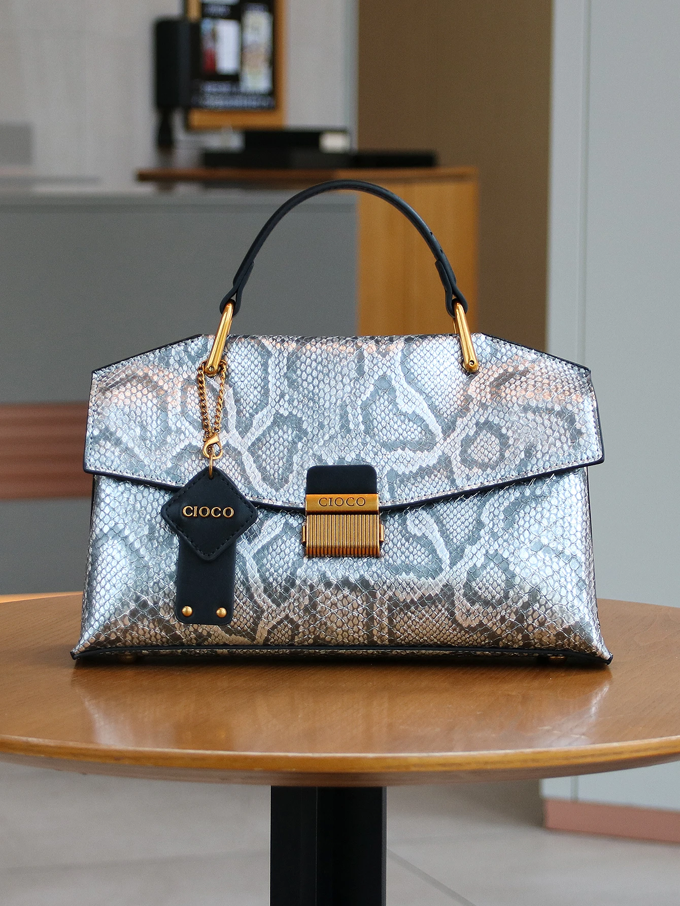 2026 New Retro Blue Snake-Shaped High-Grade Handbag Fashion Luxury Handbag Lightweight Large-Capacity One-Shoulder Mensen