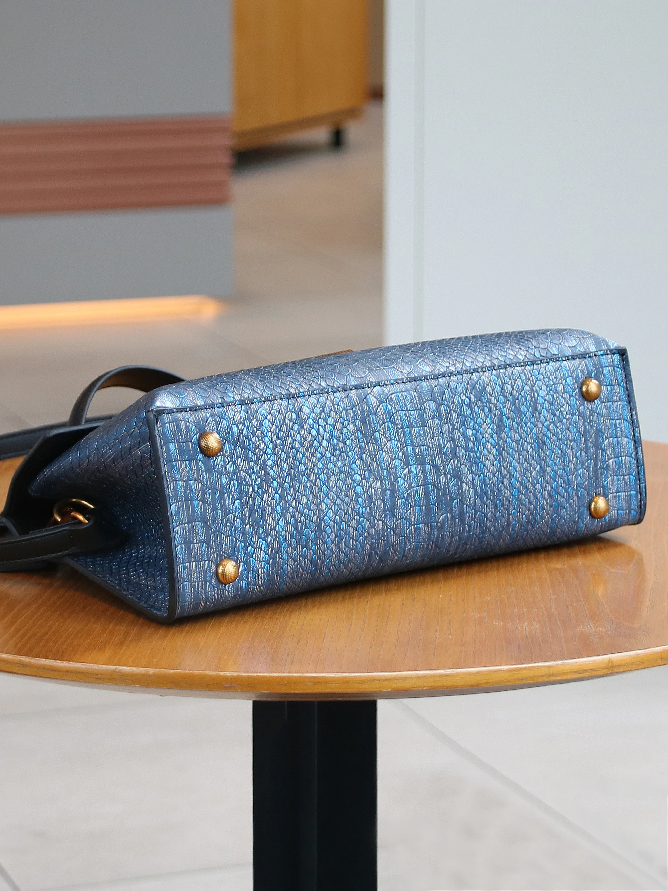 2026 New Retro Blue Snake-Shaped High-Grade Handbag Fashion Luxury Handbag Lightweight Large-Capacity One-Shoulder Mensen