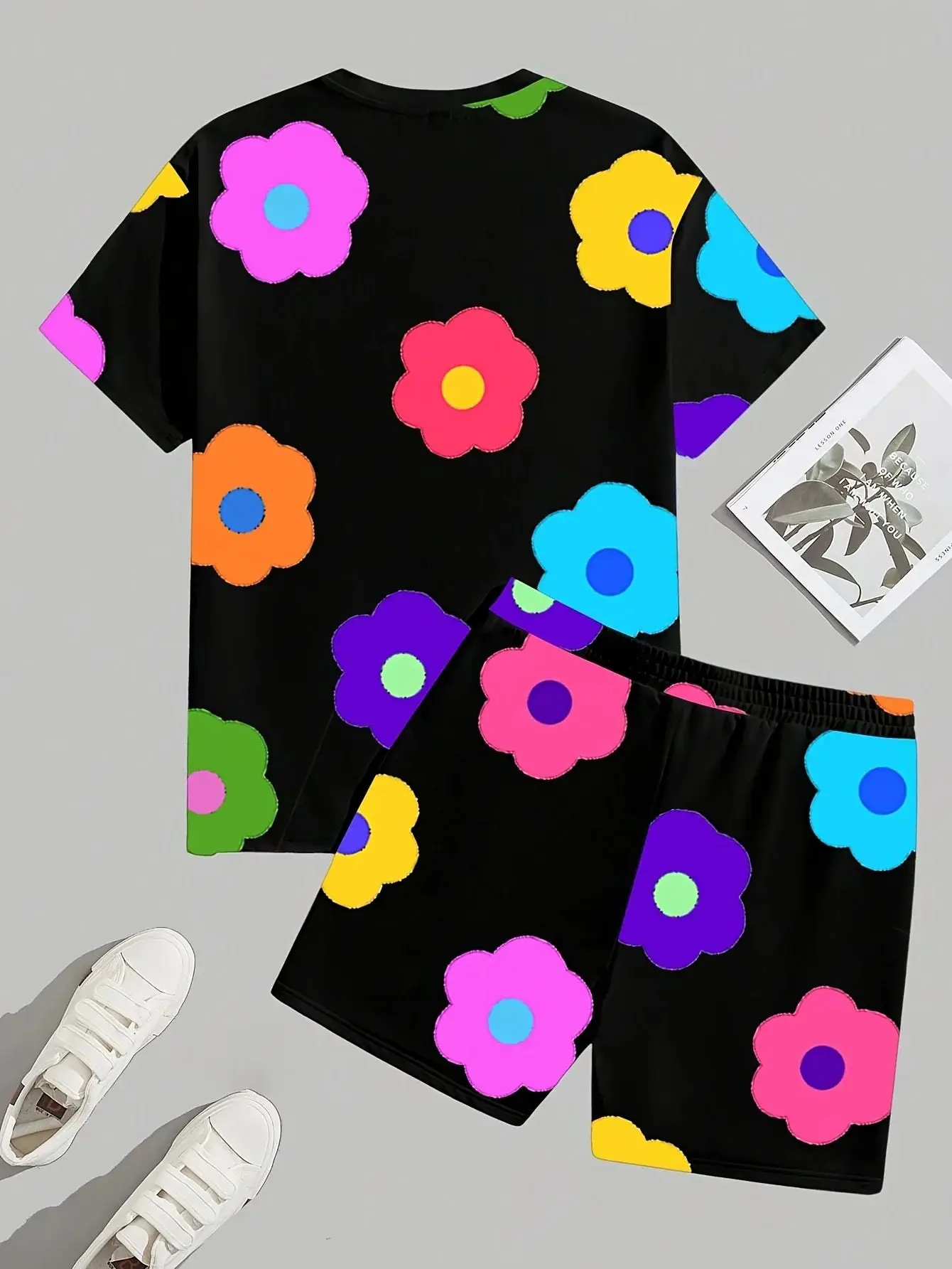 Summer 2025 New Men's Set with Colorful Flower Prints, Casual Set with Round Neck, Short Sleeve T-Shirt and Shorts, Summer Outdo