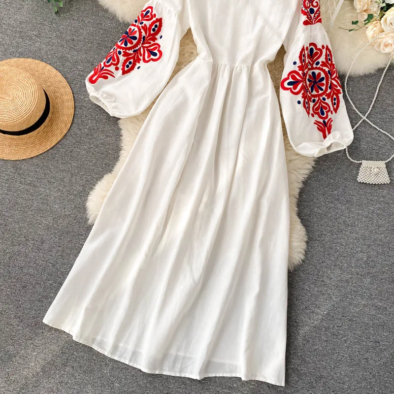 Women Autumn Dresses Bohemian Embroidered Flower O-Neck Lantern Sleeve High Waist Pleated Dress All-match Female Vestidos PL393