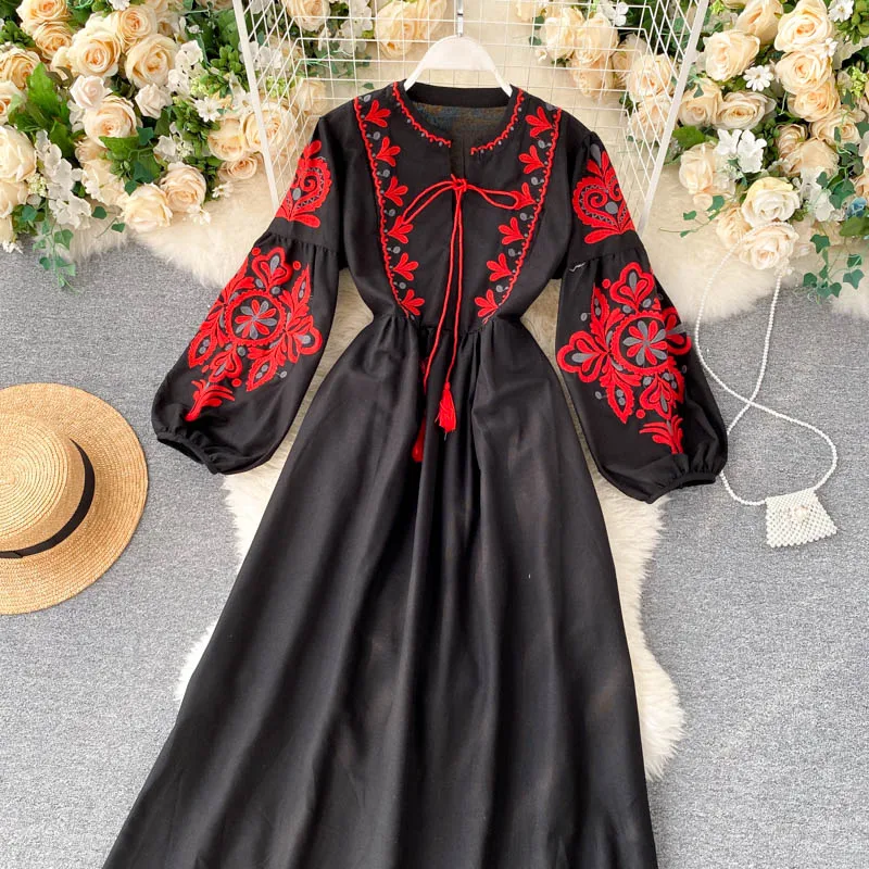 Women Autumn Dresses Bohemian Embroidered Flower O-Neck Lantern Sleeve High Waist Pleated Dress All-match Female Vestidos PL393