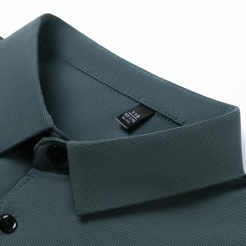 New Men's Business Casual Short Sleeved Shirt with Badge Solid Color Polo Shirt Fashionable Breathable Comfortable Versatile Top