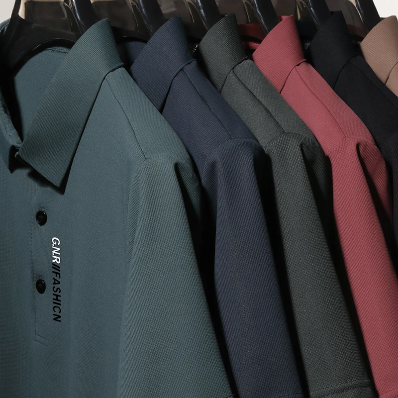 New Men's Business Casual Short Sleeved Shirt with Badge Solid Color Polo Shirt Fashionable Breathable Comfortable Versatile Top