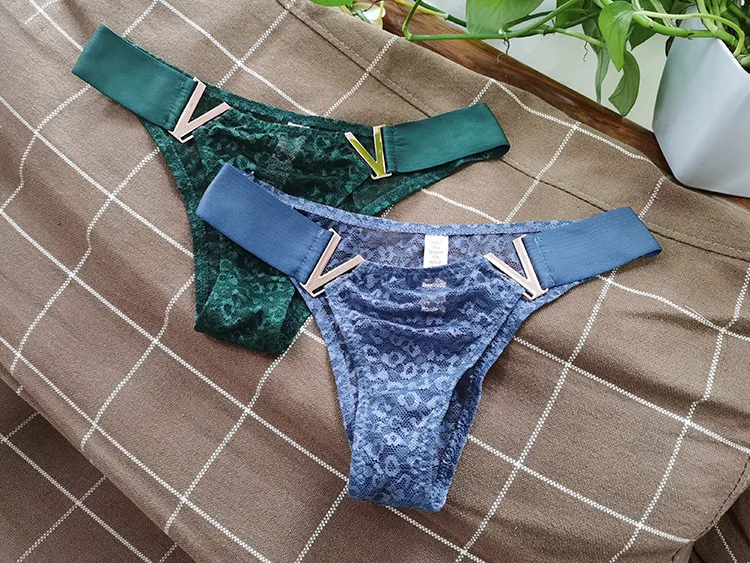 Women's Sexy Low-Waisted Lace T-Pants with V-Shaped Buckle Waistband Thong Half-Wrapped Buttocks Briefs Lady Knickers