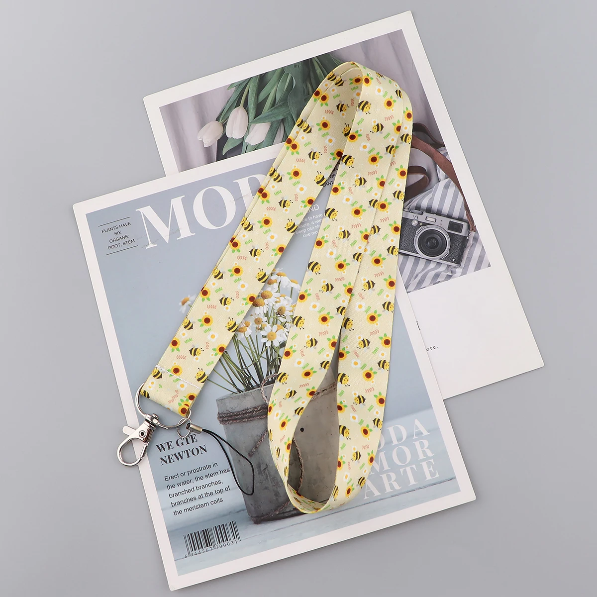 ER1851 Little Bee Neck Strap Lanyard For Keys ID Card Gym Phone Straps USB Badge Holder DIY Hang Rope Lariat Lanyard