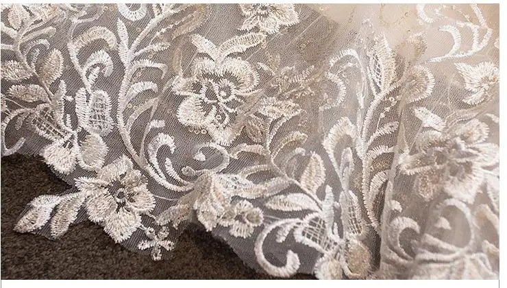 Strapless Wedding Gown With Train Shiny Wedding Party Ball Gown Luxury Lace Robe De Mariee Customized Plus Size