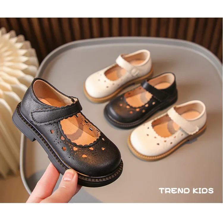 Girls Sweet Leather Shoes 2025 Spring Autumn Fashion Kids Mary Janes with Cut-outs Heart Princess Children Dress Shoes Soft Chic