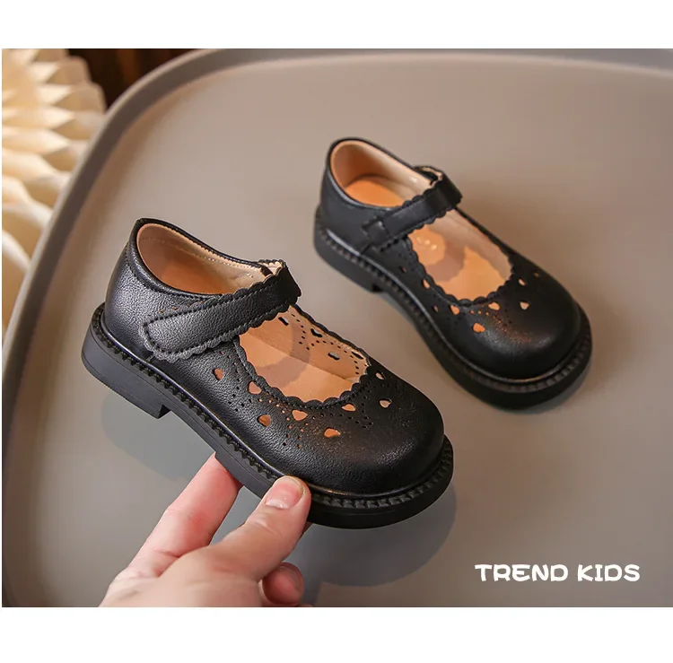 Girls Sweet Leather Shoes 2025 Spring Autumn Fashion Kids Mary Janes with Cut-outs Heart Princess Children Dress Shoes Soft Chic