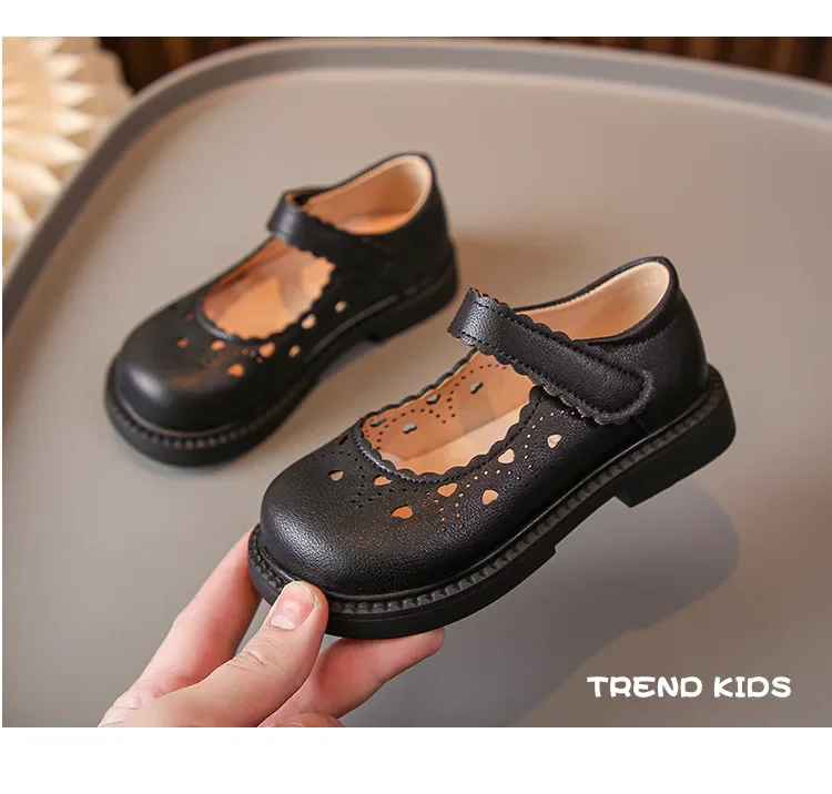 Girls Sweet Leather Shoes 2025 Spring Autumn Fashion Kids Mary Janes with Cut-outs Heart Princess Children Dress Shoes Soft Chic