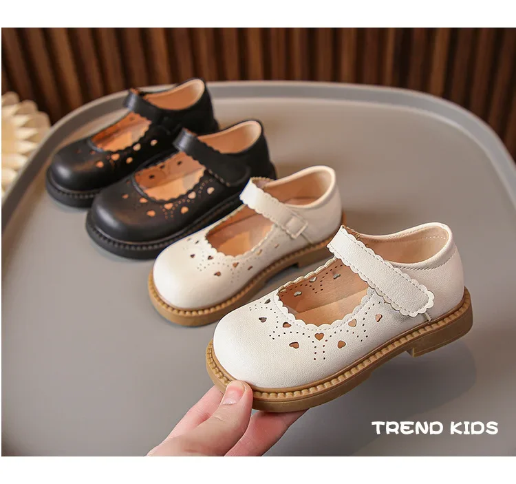 Girls Sweet Leather Shoes 2025 Spring Autumn Fashion Kids Mary Janes with Cut-outs Heart Princess Children Dress Shoes Soft Chic