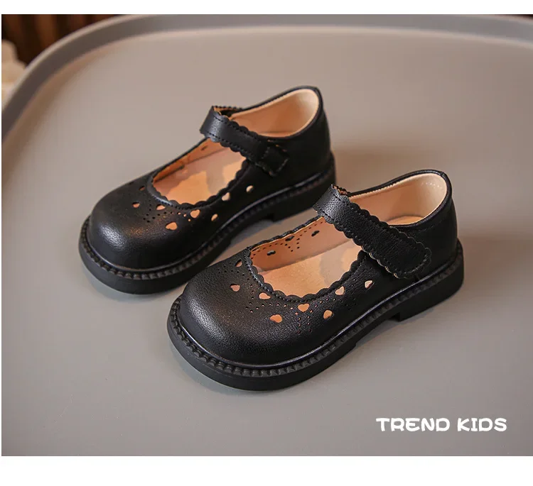 Girls Sweet Leather Shoes 2025 Spring Autumn Fashion Kids Mary Janes with Cut-outs Heart Princess Children Dress Shoes Soft Chic
