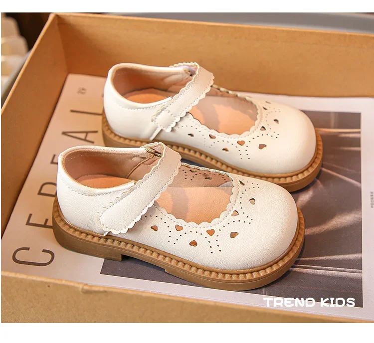 Girls Sweet Leather Shoes 2025 Spring Autumn Fashion Kids Mary Janes with Cut-outs Heart Princess Children Dress Shoes Soft Chic