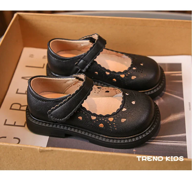 Girls Sweet Leather Shoes 2025 Spring Autumn Fashion Kids Mary Janes with Cut-outs Heart Princess Children Dress Shoes Soft Chic