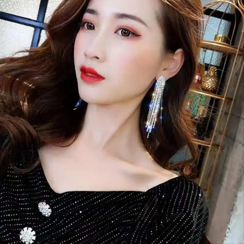 New Fashion Trend Unique Design Elegant Exquisite Light Luxury Zircon Butterfly Earrings Female Jewelry Party Gift Wholesale