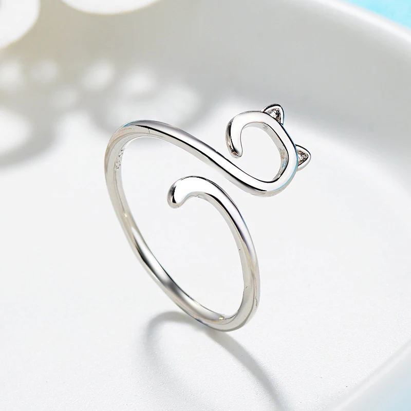 Adjustable Size Yarn Ring Cat Ears Crochet Ring Beginner Knitting Crocheting Loop Thread Wrapped Rings Tension Regulator Tool