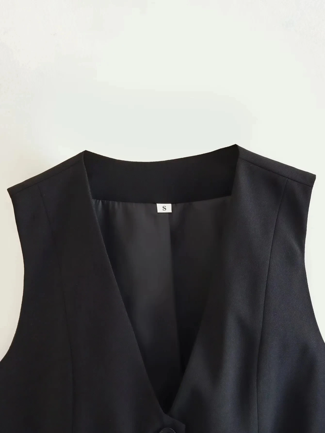HH Fashion Women Vest Sleeveless Vests for Women Chic V-Neck Single-Breasted Ladies Elegant White Waistcoat Tops