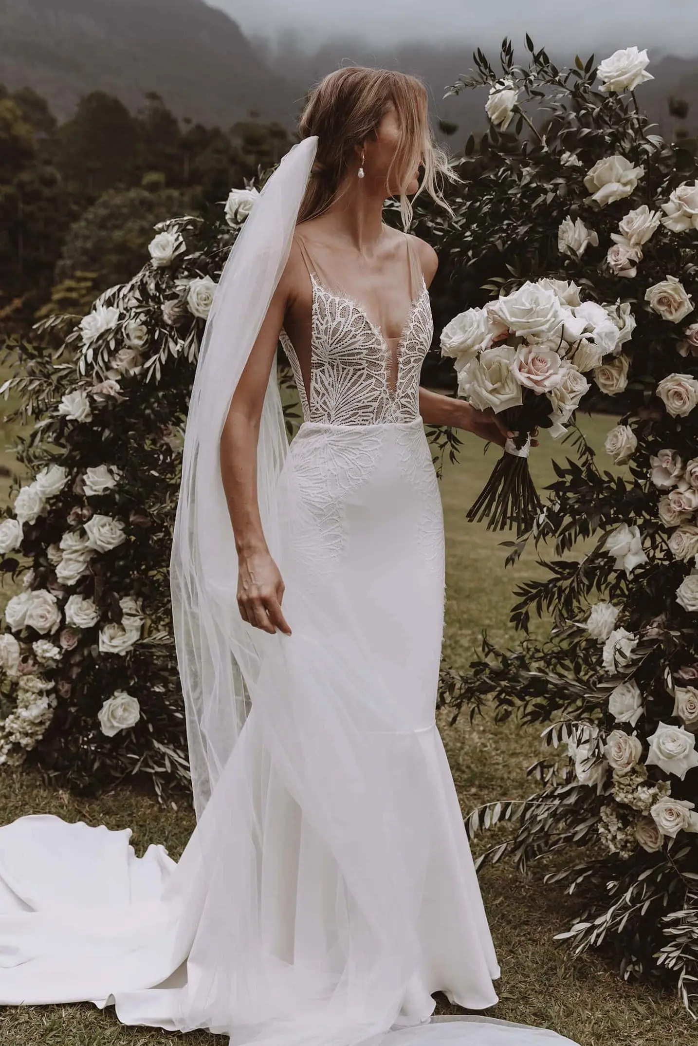 TOPQUEEN V30 Soft Single Tier Bridal Veil with Cut Edge Real Photos Long 3M Cathedral Wedding Veil Sheer Italian Tulle Veil