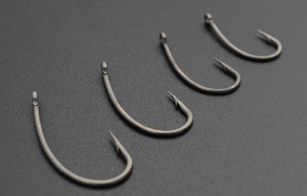 Hirisi 50pcs Coating High Carbon Stainless Steel Barbed Carp Fishing Hooks Pack with Retail Original Box 8003
