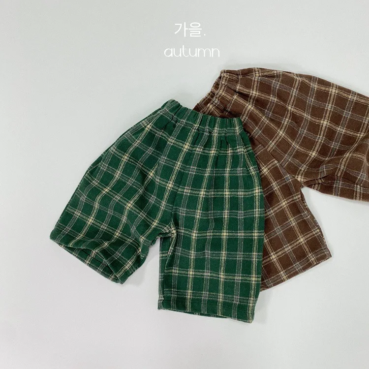 Childrens Boys Checkered Pants Spring Autumn Woven Material Wide Legs Kids Boys Pants Fashionable Baby Boys Cropped Pants
