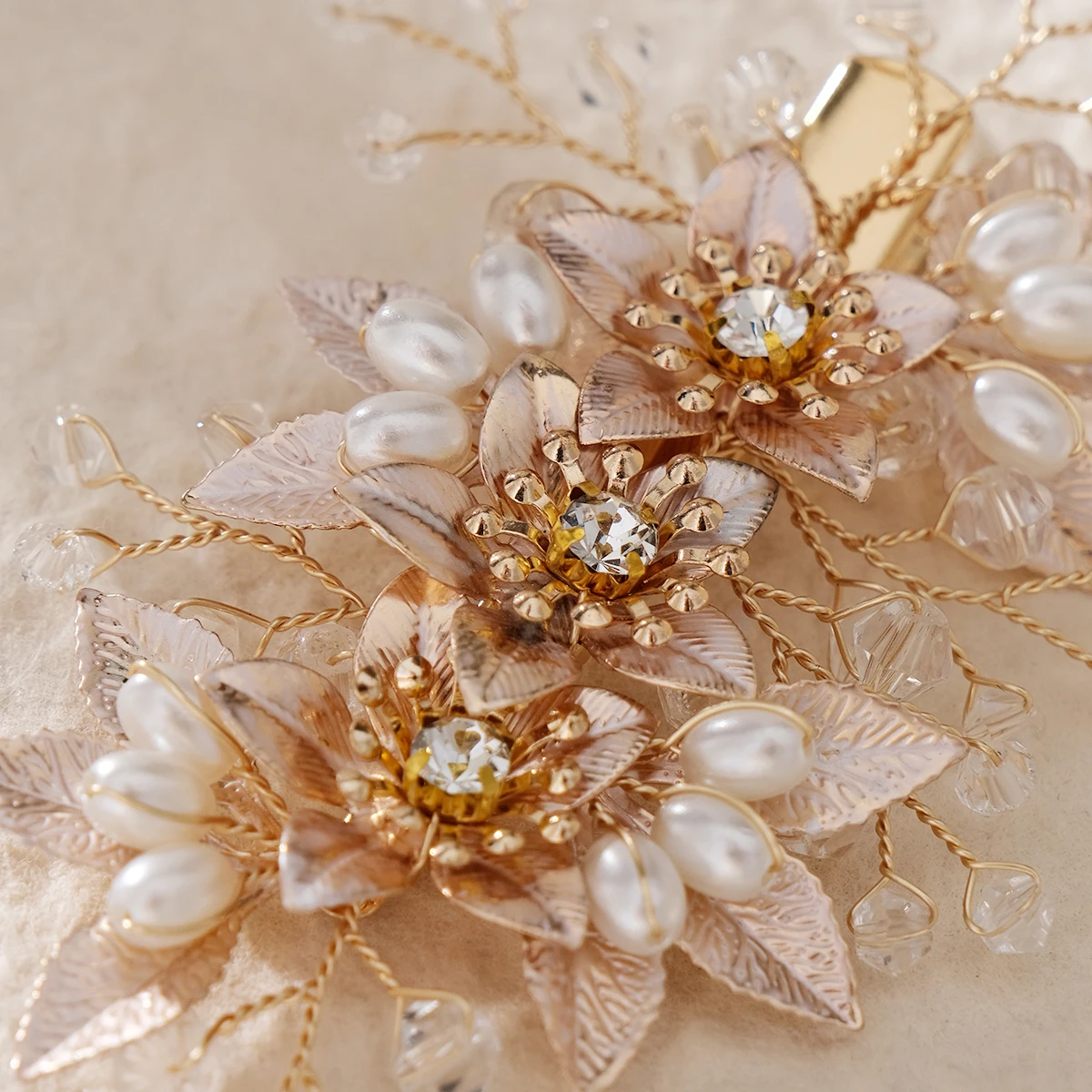 Pearl Rhinestone Flower Bridal Hair Clip Headpiece Luxury & Elegance Floral Comb Wedding Jewellry Accessories Bridesmaid Favours