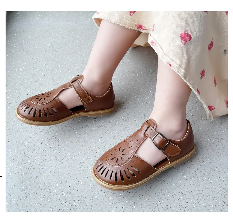 Girls Half Sandals 2024 Spring Summer British Style Children Beach Shoes Cut-outs Kids Flat Shoes Sandals 22-36 Princess Vintage