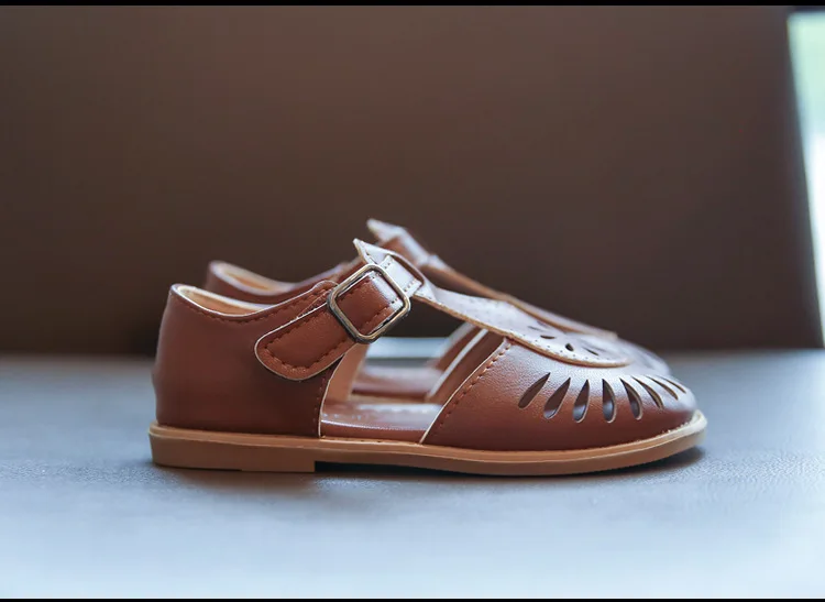 Girls Half Sandals 2024 Spring Summer British Style Children Beach Shoes Cut-outs Kids Flat Shoes Sandals 22-36 Princess Vintage