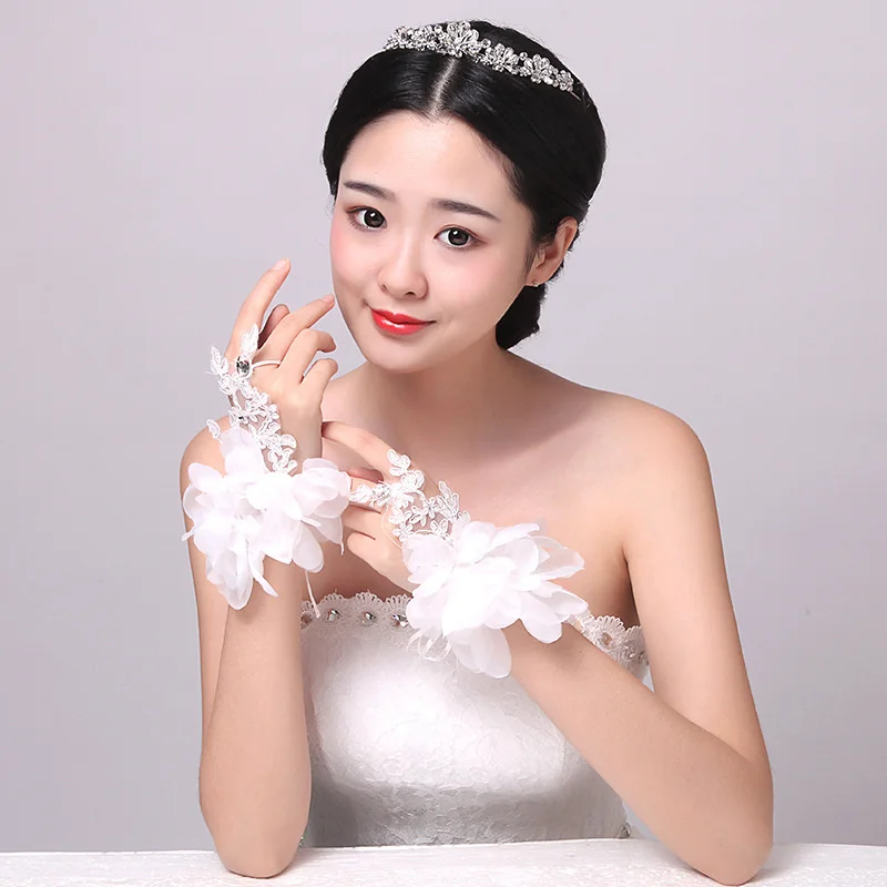 Fashion Flower Princess Girl Gloves Fingerless Wedding Gloves Lace Beaded Short Design Gloves For Bridal Wedding Accessories