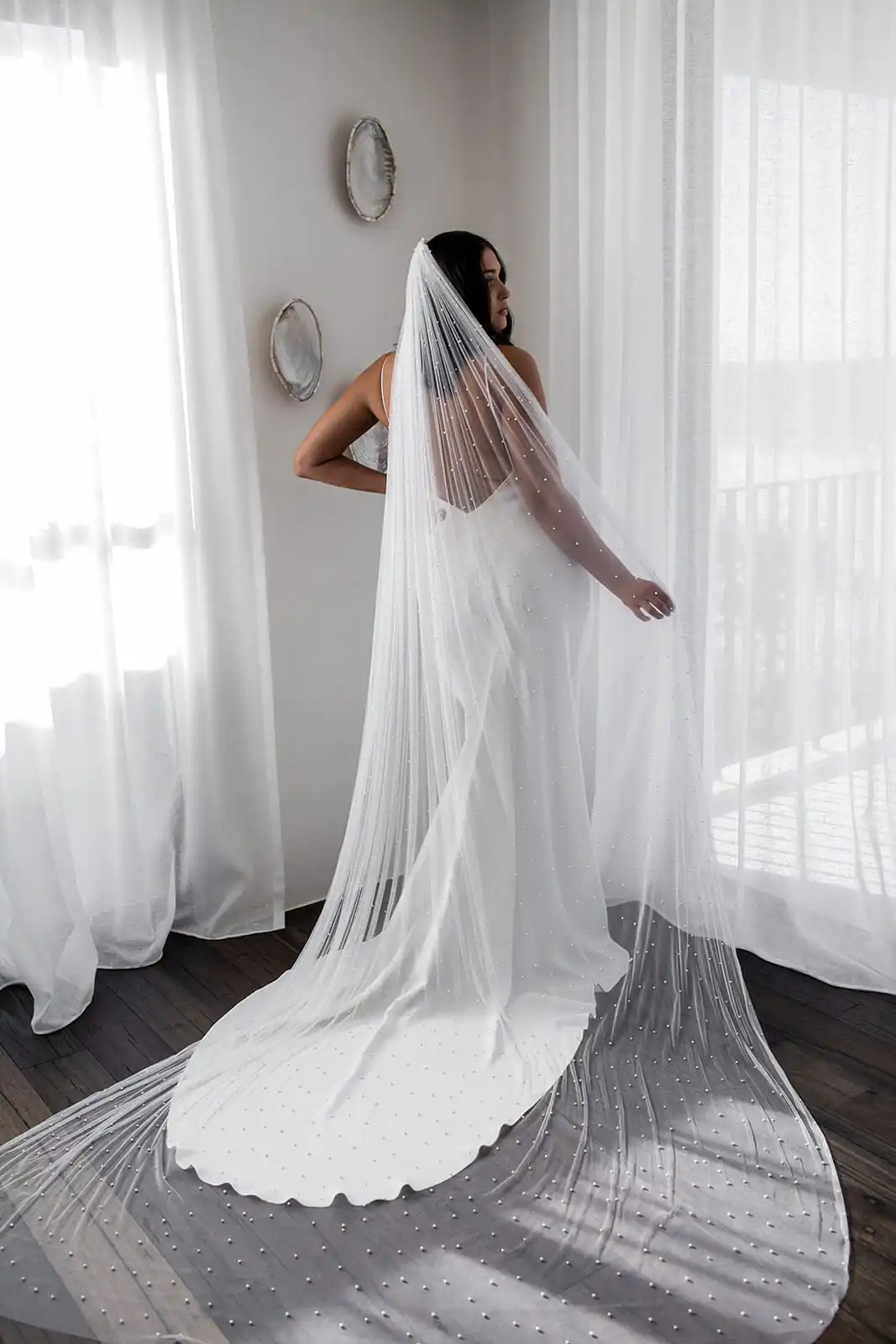 TOPQUEEN V05 Pearls Wedding Veils With Comb 100% Handmade Beaded Wedding Accessories 3M Cathedral Wedding Veil Luxury Elegant