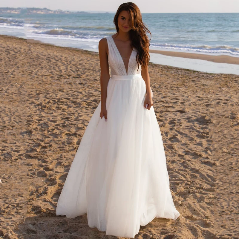 Charming On Sale Beach Wedding Dresses 2024 Summer Bride Dress Sleeveless V Neckline Boho Bridal Gowns Tulle White Backless