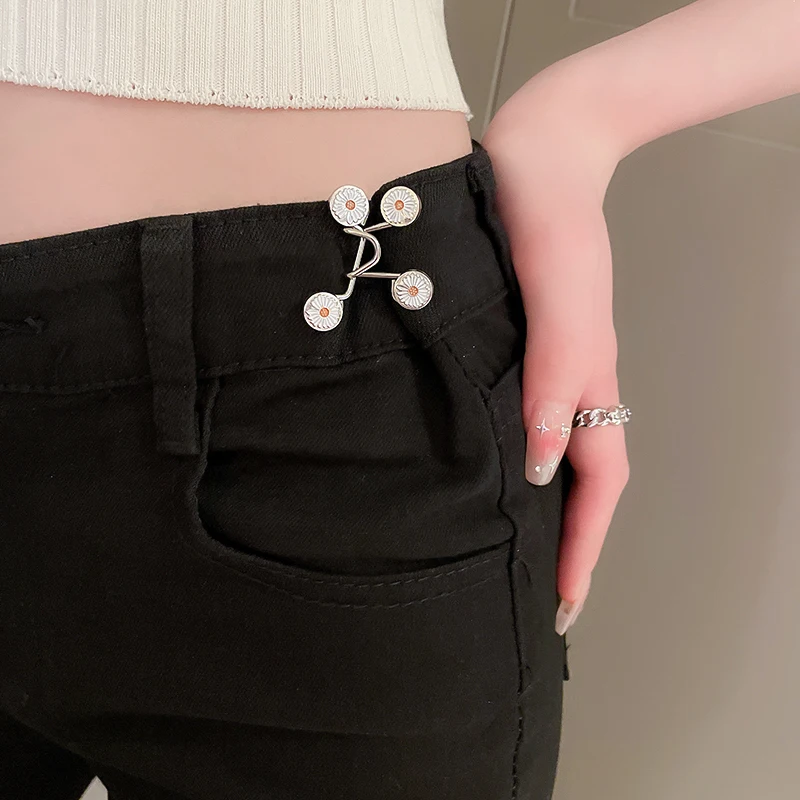 2pcs Skirt Pants Tighten Waist Brooches Jeans Adjustable Waist Clip Button Pearl Women's Brooch Set DIY Clothing Accessories K0