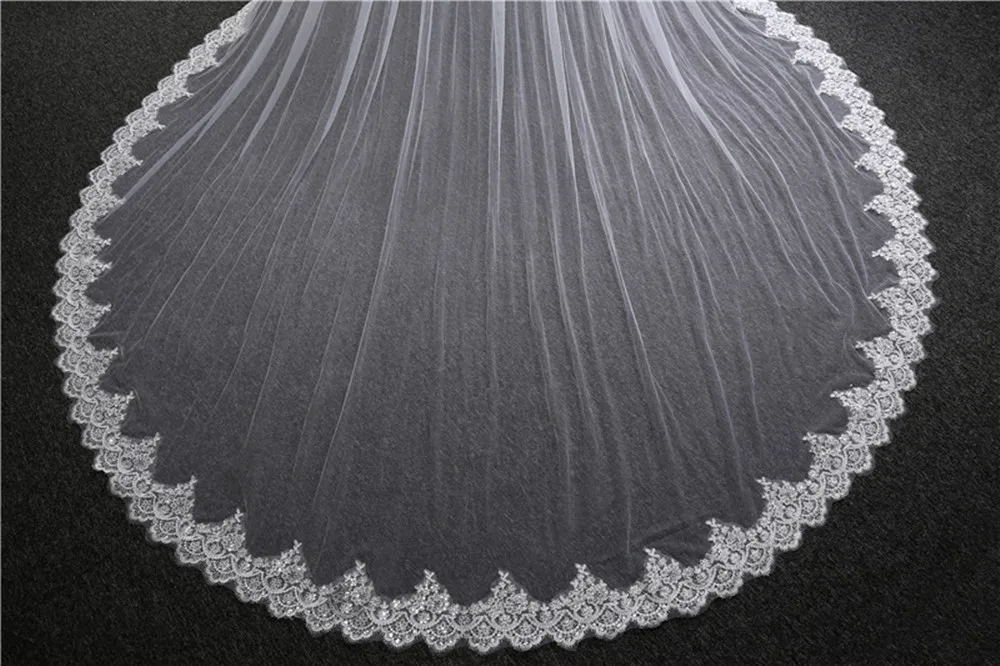 White Ivory Bling bling Cathedral Wedding Veils Long Lace Edge Bridal Veil with Comb Two Layers Blusher Veil Wedding Accessories