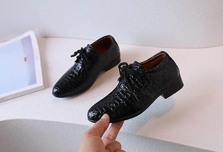 Children's Leather Shoes Pointed Toe Fashion Boys Performance Low-heels Shoes Versatile School Causal Kids Party Shoes Lace-up
